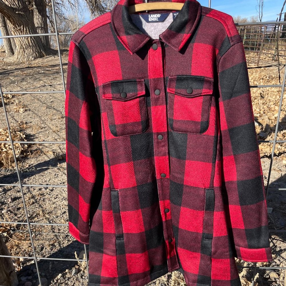 Lands' End Women's Red Plaid Insulated Button Up Shirt / Shacket Size M Petite